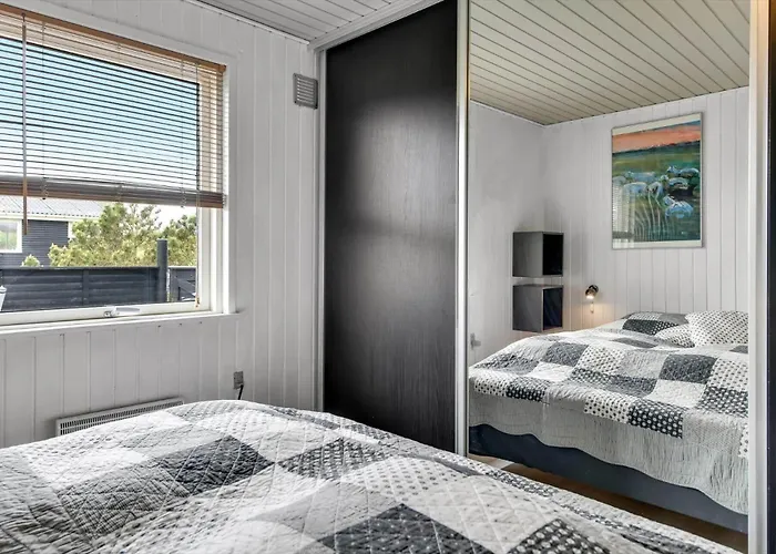 Hs010-henne-hjelmevej-7 * Henne Strand