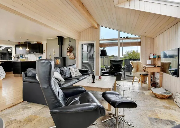 Hs010-henne-hjelmevej-7 *